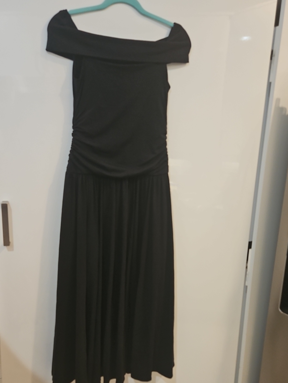 Abercrombie & Fitch Off The Shoulder Dress